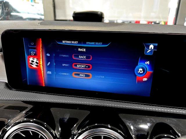 Ａクラス Ａ４５　Ｓ　４マチック＋　フロントプロテクションフィルム・ＡＬＰＩＮＥデジタルインナーミラー・ＡＭＧパフォーマンスＰＫＧ・アドバンスドＰＫＧ・ＡＭＧパフォーマンスシート・サンルーフ・シートヒーター・シートクーラー（24枚目）