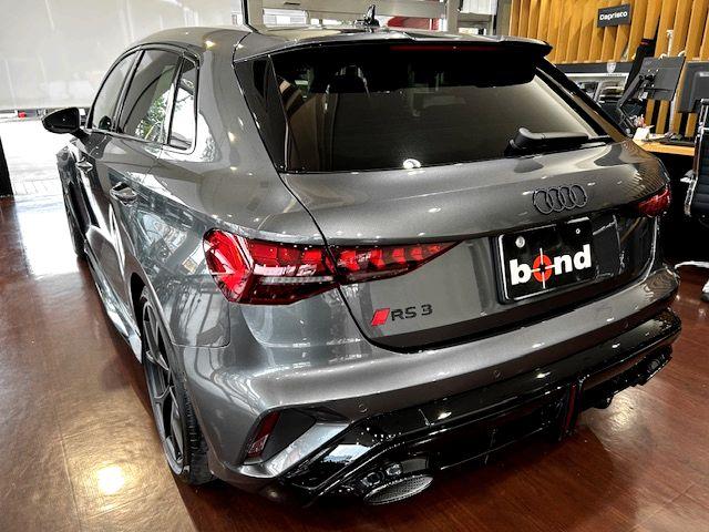 ＲＳ３スポーツバック ベースグレード　ＲＳデザインパッケージレッド・ＲＳスポーツエキゾースト・ＲＳダンピングコントロールサスペンション・サンルーフ・ＳＯＮＯＳサウンド・カラードブレーキキャリパーレッド・シートヒーター・ドラレコ（5枚目）