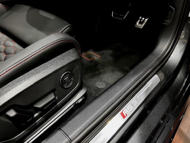 ＲＳ３スポーツバック ベースグレード　ＲＳデザインパッケージレッド・ＲＳスポーツエキゾースト・ＲＳダンピングコントロールサスペンション・サンルーフ・ＳＯＮＯＳサウンド・カラードブレーキキャリパーレッド・シートヒーター・ドラレコ（20枚目）