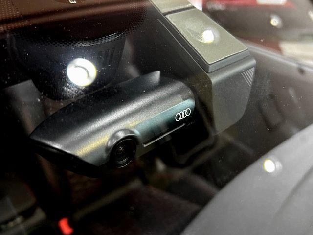 ＲＳ３スポーツバック ベースグレード　ＲＳデザインパッケージレッド・ＲＳスポーツエキゾースト・ＲＳダンピングコントロールサスペンション・サンルーフ・ＳＯＮＯＳサウンド・カラードブレーキキャリパーレッド・シートヒーター・ドラレコ（26枚目）