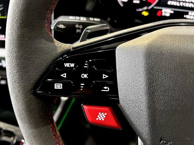 ＲＳ３スポーツバック ベースグレード　ＲＳデザインパッケージレッド・ＲＳスポーツエキゾースト・ＲＳダンピングコントロールサスペンション・サンルーフ・ＳＯＮＯＳサウンド・カラードブレーキキャリパーレッド・シートヒーター・ドラレコ（29枚目）