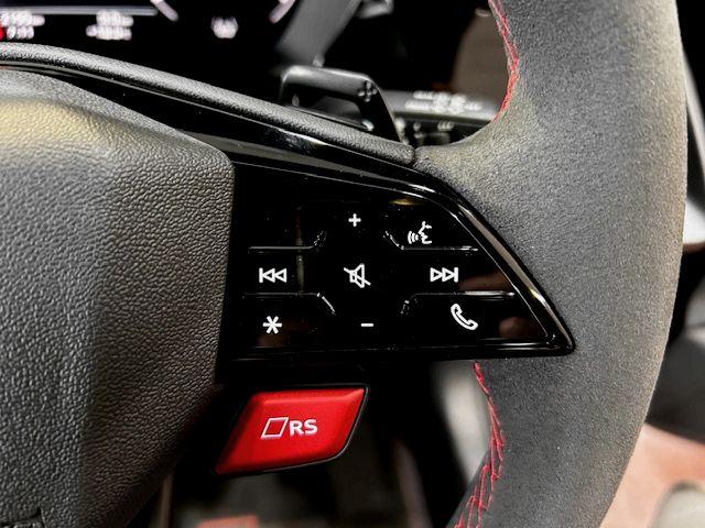 ＲＳ３スポーツバック ベースグレード　ＲＳデザインパッケージレッド・ＲＳスポーツエキゾースト・ＲＳダンピングコントロールサスペンション・サンルーフ・ＳＯＮＯＳサウンド・カラードブレーキキャリパーレッド・シートヒーター・ドラレコ（30枚目）
