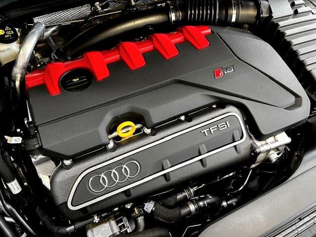 ＲＳ３スポーツバック ベースグレード　ＲＳデザインパッケージレッド・ＲＳスポーツエキゾースト・ＲＳダンピングコントロールサスペンション・サンルーフ・ＳＯＮＯＳサウンド・カラードブレーキキャリパーレッド・シートヒーター・ドラレコ（37枚目）