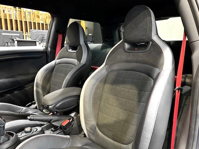 ＭＩＮＩ ジョンクーパーワークスＧＰ　ワンオーナー・ＡｐｐｌｅＣａｒｐｌａｙ・＃００７０（12枚目）