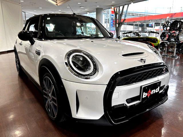 MINI クーパSコンバチブルプレミアムプラPミニユアズトリム MINI Yoursレザーシート・ユニオンジャック幌・ワンオーナー(2枚目)