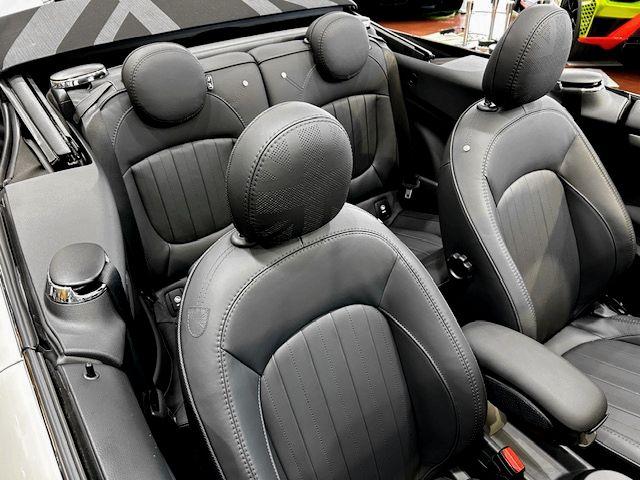 MINI クーパSコンバチブルプレミアムプラPミニユアズトリム MINI Yoursレザーシート・ユニオンジャック幌・ワンオーナー(12枚目)