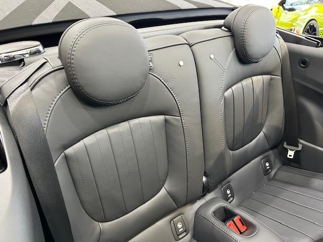 MINI クーパSコンバチブルプレミアムプラPミニユアズトリム MINI Yoursレザーシート・ユニオンジャック幌・ワンオーナー(13枚目)