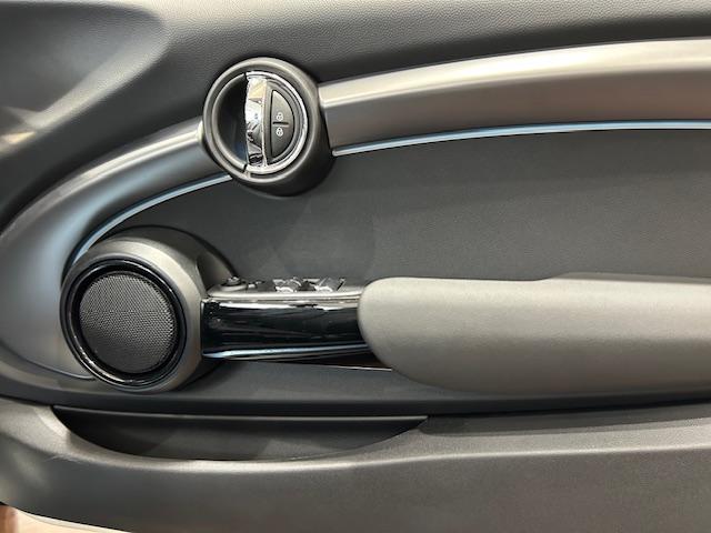 MINI クーパSコンバチブルプレミアムプラPミニユアズトリム MINI Yoursレザーシート・ユニオンジャック幌・ワンオーナー(15枚目)