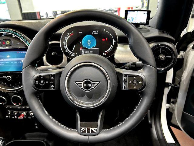 MINI クーパSコンバチブルプレミアムプラPミニユアズトリム MINI Yoursレザーシート・ユニオンジャック幌・ワンオーナー(17枚目)