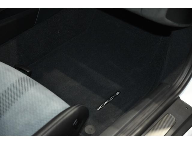 ７１８ケイマン ７１８ケイマンＧＴ４　ＲＳ　ヴァイザッハパッケージ・ＰＣＣＢ・ＬＥＤヘッドライト・フロントリフター・Ｒａｃｅ－Ｔｅｘインテリア　エクステンドレザーアイテム（18枚目）