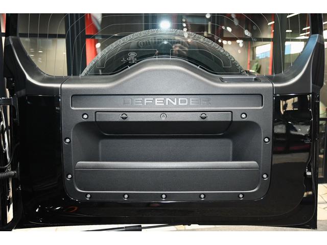 ディフェンダー １１０Ｘ　Ｄ３００　同色ペイント・ワイドトレッドスペーサー・電動サイドステップ・２２インチ５スポークＡＷグロスブラック・アンビエントライトシステム・パノラミックルーフ・シートベンチレーション（11枚目）