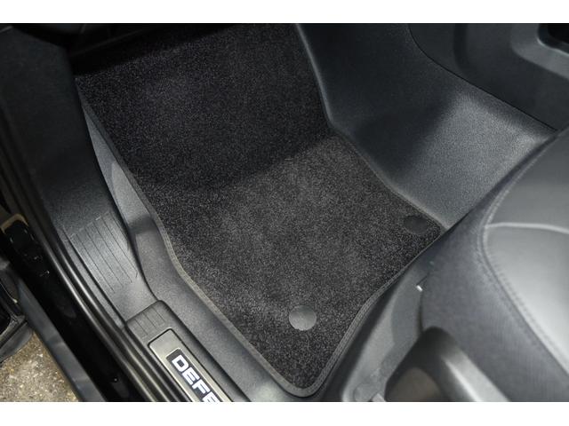 ディフェンダー １１０Ｘ　Ｄ３００　同色ペイント・ワイドトレッドスペーサー・電動サイドステップ・２２インチ５スポークＡＷグロスブラック・アンビエントライトシステム・パノラミックルーフ・シートベンチレーション（29枚目）