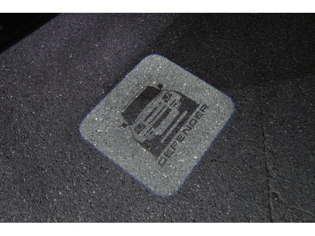 ディフェンダー １１０Ｘ　Ｄ３００　同色ペイント・ワイドトレッドスペーサー・電動サイドステップ・２２インチ５スポークＡＷグロスブラック・アンビエントライトシステム・パノラミックルーフ・シートベンチレーション（33枚目）