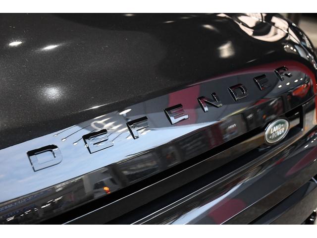 ディフェンダー １１０Ｘ　Ｄ３００　同色ペイント・ワイドトレッドスペーサー・電動サイドステップ・２２インチ５スポークＡＷグロスブラック・アンビエントライトシステム・パノラミックルーフ・シートベンチレーション（52枚目）