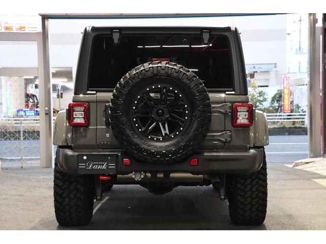 ジープ・ラングラーアンリミテッド ルビコン　ＳＫＹホイール１７インチ＆背面・タイヤ３５×１２．５・ラフカントリー２．５インチリフトアップキット・ルビコンスチールバンパー・ルビコンリアスチールバンパー（4枚目）
