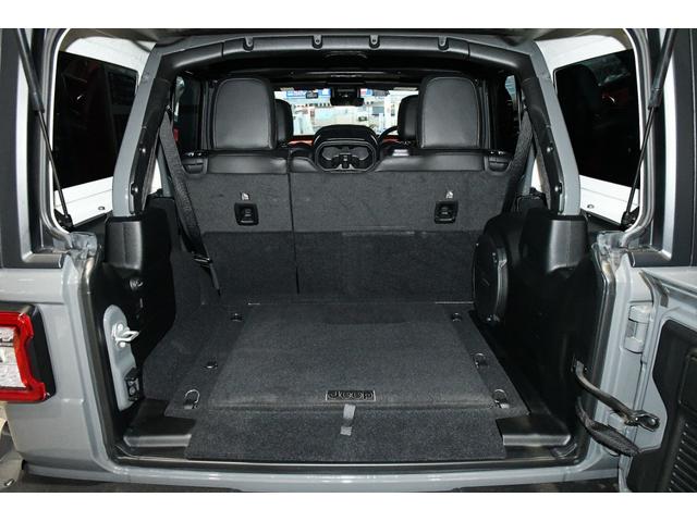 ジープ・ラングラーアンリミテッド ルビコン　ＳＫＹホイール１７インチ＆背面・タイヤ３５×１２．５・ラフカントリー２．５インチリフトアップキット・ルビコンスチールバンパー・ルビコンリアスチールバンパー（10枚目）