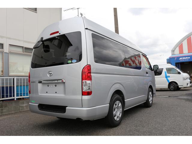 2.8DT 2WD DX GLパッケージ 10人乗 乗用登録(5枚目)