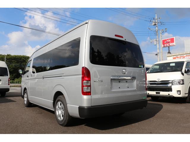 2.8DT 10人乗り3ナンバー乗用登録 普通免許 事業用可(3枚目)
