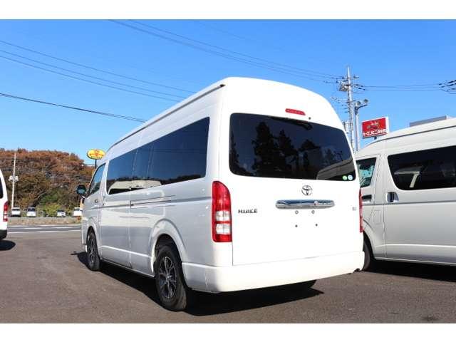 2.8DT 10人乗 3ナンバー乗用登録 普通免許 事業用可(3枚目)