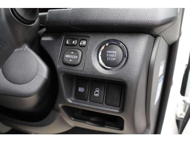 2.8DT 10人乗 3ナンバー乗用登録 普通免許 事業用可(11枚目)