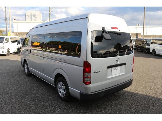 ハイエースコミューター スーパーロングＧＬ　４ＷＤ１０人乗り３ナンバーワゴン乗用登録（3枚目）