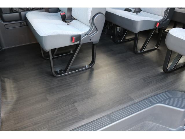 ハイエースコミューター スーパーロングＧＬ　４ＷＤ１０人乗り３ナンバーワゴン乗用登録（9枚目）