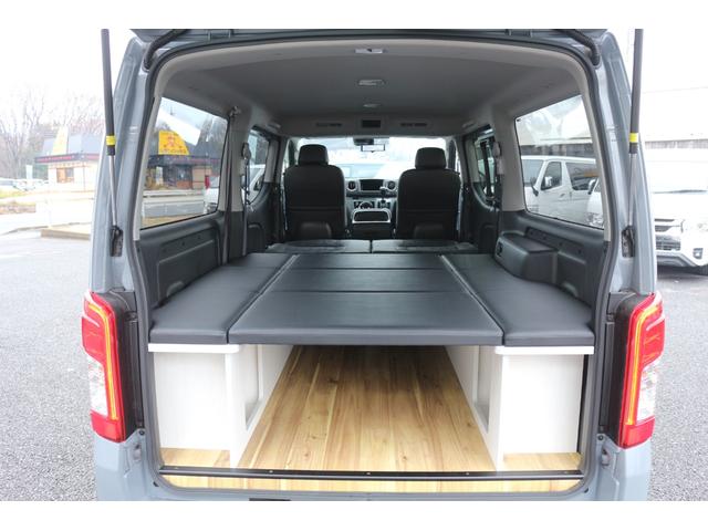 キャラバン ロンググランドプレミアムＧＸ　５人乗り５ナンバーワゴン乗用登録　車中泊仕様　オリジナルベッド　床貼り　セカンドスライドレール（15枚目）