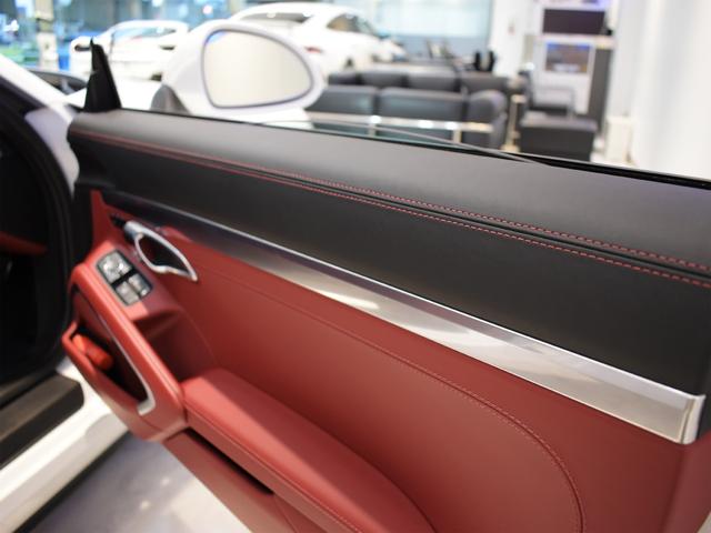911ターボ 1オーナー車 黒赤2トーンレザー スポーツクロノPKG PASM LEDヘッドライト シートヒーター 電動格納ミラー BOSEオーディオ 14way電動シート GTスポーツステアリング Rカメラ(17枚目)