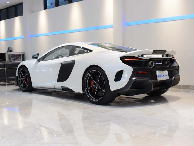 ６７５ＬＴ ベースグレード　スーパーライトウェイト鍛造５スポークホイール　カーボンエクステリアアップグレード　カーボンミラーケース　カーボンサイドシル　マクラーレントラックテレメトリー　フロントリフター　前後Ｐセンサー　Ｒカメラ（4枚目）