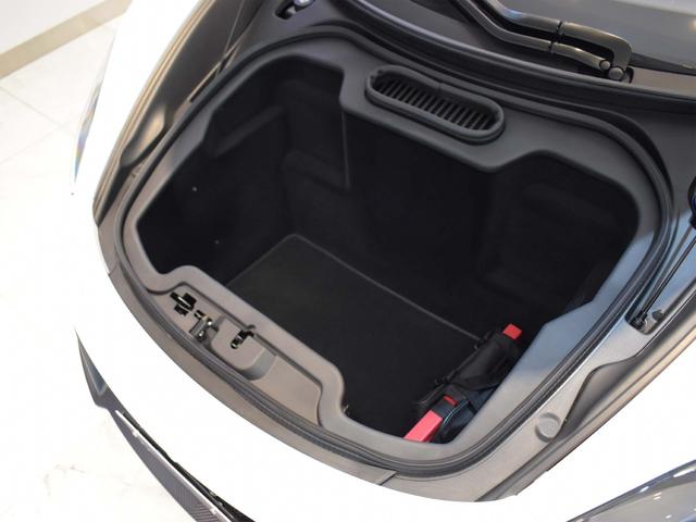 ６７５ＬＴ ベースグレード　スーパーライトウェイト鍛造５スポークホイール　カーボンエクステリアアップグレード　カーボンミラーケース　カーボンサイドシル　マクラーレントラックテレメトリー　フロントリフター　前後Ｐセンサー　Ｒカメラ（31枚目）