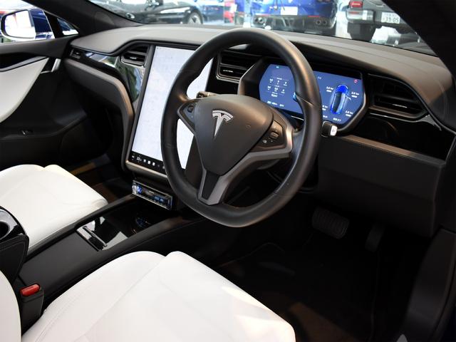 モデルＳ １００Ｄ　ホワイトプレミアムレザーインテリア　ガラスルーフ　ステアリングヒーター　全席シートヒーター　セントリーモード（6枚目）