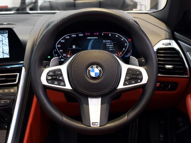 ８シリーズ Ｍ８５０ｉ　ｘＤｒｉｖｅカブリオレ　ミネラルホワイト　黒赤レザー　ＢｏｗｅｒｓＷｉｌｋｉｎｓ　シートヒーター　ベンチレーション　エアスカーフ（7枚目）
