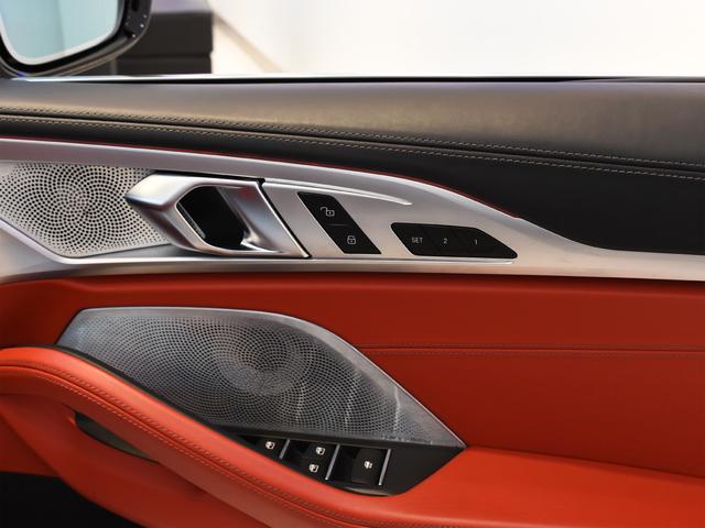 ８シリーズ Ｍ８５０ｉ　ｘＤｒｉｖｅカブリオレ　ミネラルホワイト　黒赤レザー　ＢｏｗｅｒｓＷｉｌｋｉｎｓ　シートヒーター　ベンチレーション　エアスカーフ（18枚目）