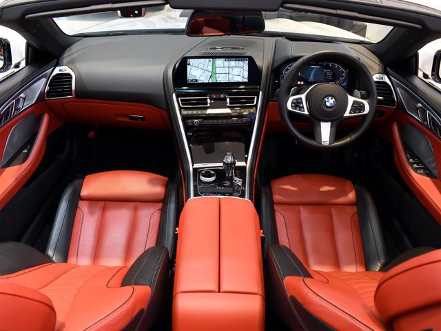 ８シリーズ Ｍ８５０ｉ　ｘＤｒｉｖｅカブリオレ　ミネラルホワイト　黒赤レザー　ＢｏｗｅｒｓＷｉｌｋｉｎｓ　シートヒーター　ベンチレーション　エアスカーフ（31枚目）