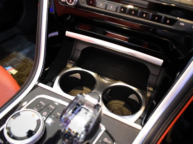 ８シリーズ Ｍ８５０ｉ　ｘＤｒｉｖｅカブリオレ　ミネラルホワイト　黒赤レザー　ＢｏｗｅｒｓＷｉｌｋｉｎｓ　シートヒーター　ベンチレーション　エアスカーフ（32枚目）