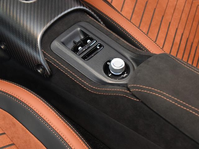 MC20チェロ ベースグレード 1オーナー 右ハンドル OPカラー エクステリアカーボンPKG インテリアカーボンPKG カーボンブレーキ フロントリフター Sonusfaberオーディオ(34枚目)