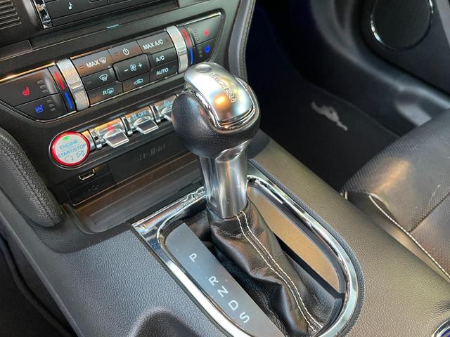 マスタング ５０イヤーズ　エディション　マグネティック　黒革シート　２．３Ｌ直４ターボエンジン　ＥＣＯＢＯＯＳＴ　純正ブラック１９ＡＷ　ビッグキャリパー　正規ディーラー車（22枚目）