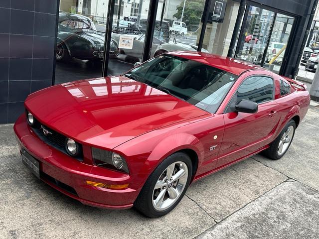 マスタング Ｖ８　ＧＴ　プレミアム　黒革シート　正規Ｄ車　純正１８ＡＷ　４．６Ｌ（7枚目）