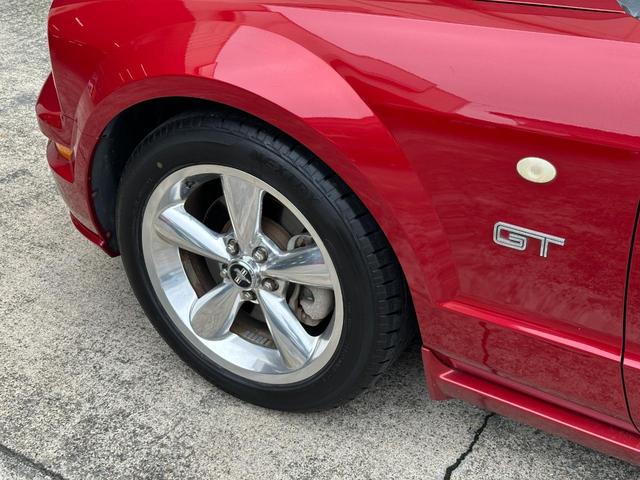 マスタング Ｖ８　ＧＴ　プレミアム　黒革シート　正規Ｄ車　純正１８ＡＷ　４．６Ｌ（12枚目）