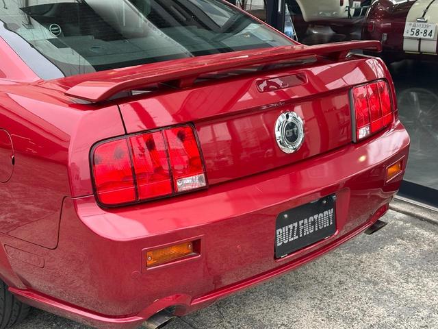 マスタング Ｖ８　ＧＴ　プレミアム　黒革シート　正規Ｄ車　純正１８ＡＷ　４．６Ｌ（15枚目）