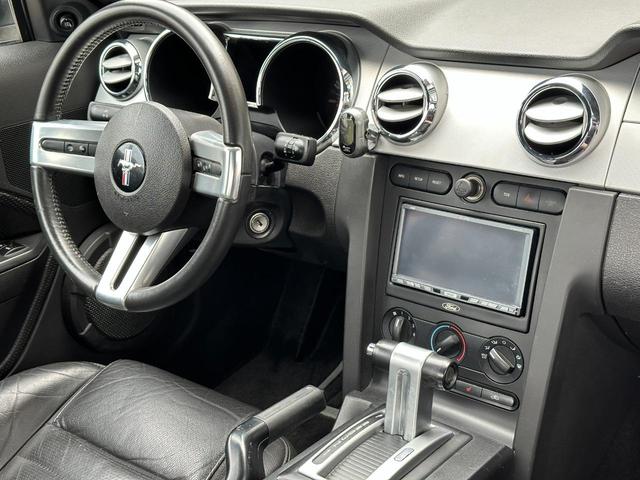 マスタング Ｖ８　ＧＴ　プレミアム　黒革シート　正規Ｄ車　純正１８ＡＷ　４．６Ｌ（26枚目）