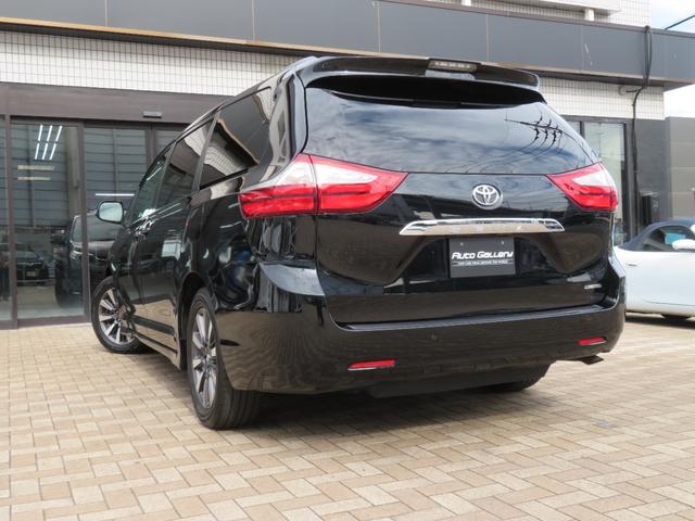 シエナ リミテッド　ダブルサンルーフ　ブラウンレザーインテリア　両側パワースライドドア　社外９インチワイドナビＴＶ　フリップダウンモニター　バック＆サイドカメラ　ＥＴＣ　ＡＣＣ　ＢＳＭ　ＬＤＡ（8枚目）