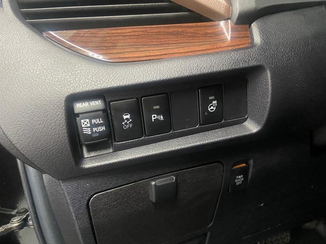 シエナ リミテッド　ダブルサンルーフ　ブラウンレザーインテリア　両側パワースライドドア　社外９インチワイドナビＴＶ　フリップダウンモニター　バック＆サイドカメラ　ＥＴＣ　ＡＣＣ　ＢＳＭ　ＬＤＡ（15枚目）