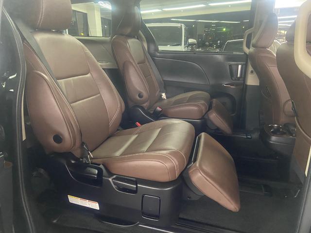 シエナ リミテッド　ダブルサンルーフ　ブラウンレザーインテリア　両側パワースライドドア　社外９インチワイドナビＴＶ　フリップダウンモニター　バック＆サイドカメラ　ＥＴＣ　ＡＣＣ　ＢＳＭ　ＬＤＡ（22枚目）