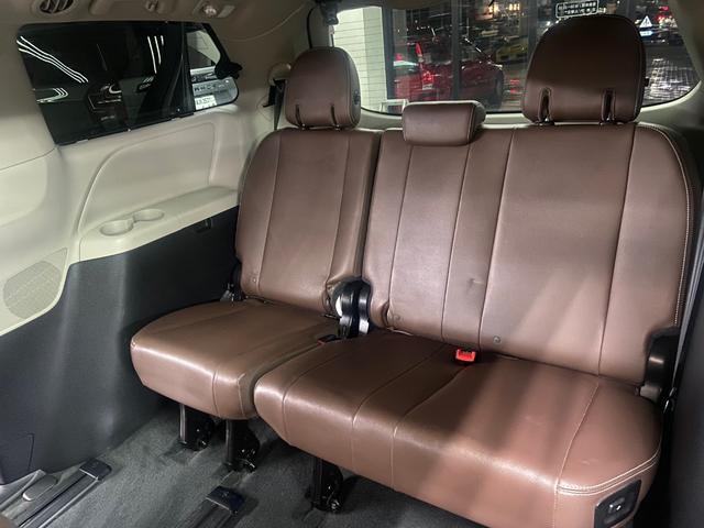 シエナ リミテッド　ダブルサンルーフ　ブラウンレザーインテリア　両側パワースライドドア　社外９インチワイドナビＴＶ　フリップダウンモニター　バック＆サイドカメラ　ＥＴＣ　ＡＣＣ　ＢＳＭ　ＬＤＡ（23枚目）