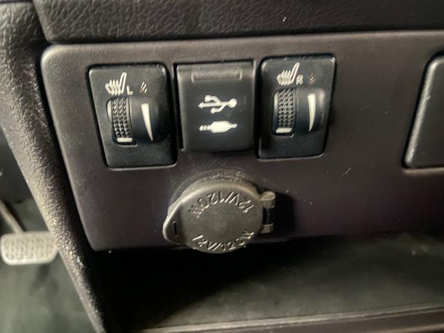 シエナ リミテッド　ダブルサンルーフ　ブラウンレザーインテリア　両側パワースライドドア　社外９インチワイドナビＴＶ　フリップダウンモニター　バック＆サイドカメラ　ＥＴＣ　ＡＣＣ　ＢＳＭ　ＬＤＡ（28枚目）