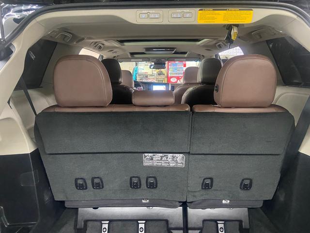 シエナ リミテッド　ダブルサンルーフ　ブラウンレザーインテリア　両側パワースライドドア　社外９インチワイドナビＴＶ　フリップダウンモニター　バック＆サイドカメラ　ＥＴＣ　ＡＣＣ　ＢＳＭ　ＬＤＡ（32枚目）