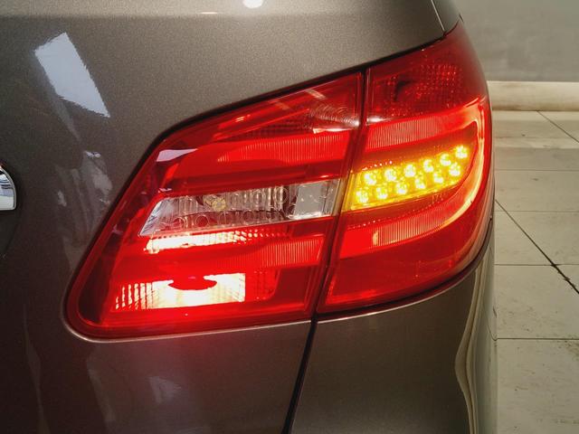 Bクラス B180 スポーツ ナイトパッケージ レーダーP 純正HDDナビ Bカメラ 地デジ ディストロニックプラス ブラインドスポットアシスト 衝突被害軽減ブレーキ Bi-xenonヘッドライト ハーフレザーシート M付きパワーシート 18AW(48枚目)