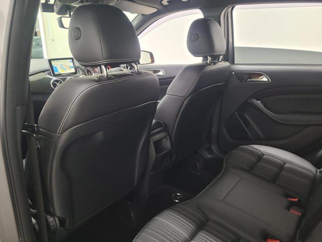 Bクラス B180 スポーツ ナイトパッケージ レーダーP 純正HDDナビ Bカメラ 地デジ ディストロニックプラス ブラインドスポットアシスト 衝突被害軽減ブレーキ Bi-xenonヘッドライト ハーフレザーシート M付きパワーシート 18AW(59枚目)