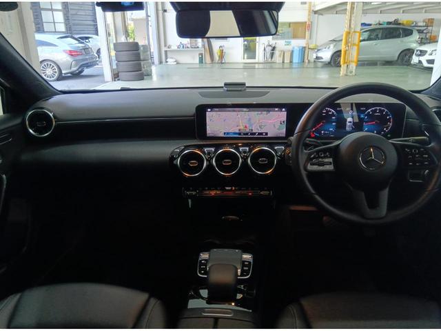 Ａクラス Ａ１８０　スタイル　ワンオーナー　レーダーＰ　キーレスＧＯ　純正ナビ　地デジ　Ｂカメラ　ハーフレザー　シートヒーター　ＰＴＳ　ＬＥＤライト　ＤＳＲＣ　Ｂｌｕｅｔｏｏｔｈ　アイドリングストップ　ドラレコ　禁煙車　１６ＡＷ（10枚目）
